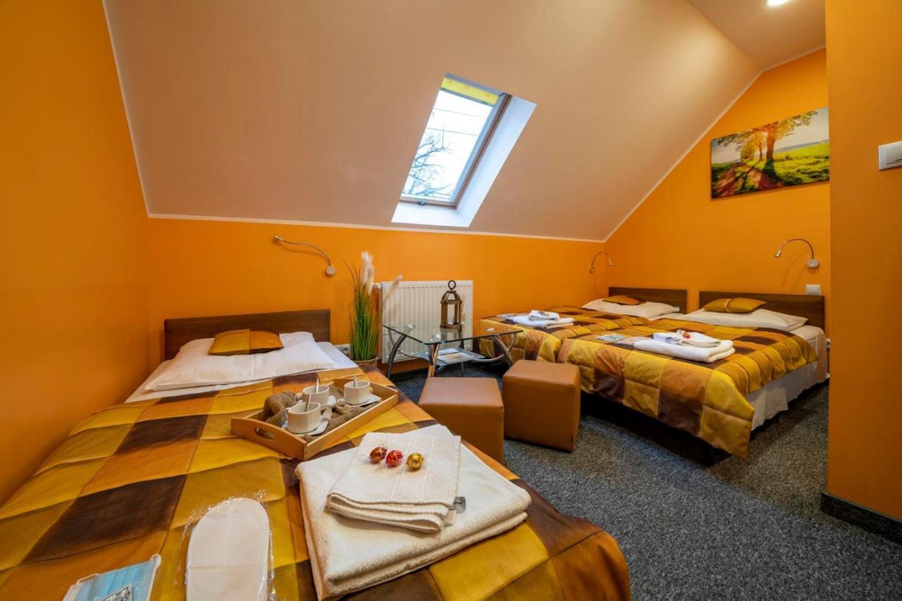 Fortisline Pokoje Z Klimatyzcja Sauna Apartment ออปอเล ภายนอก รูปภาพ