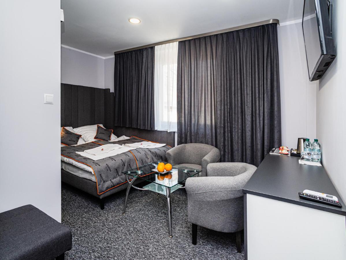 Fortisline Pokoje Z Klimatyzcja Sauna Apartment ออปอเล ภายนอก รูปภาพ